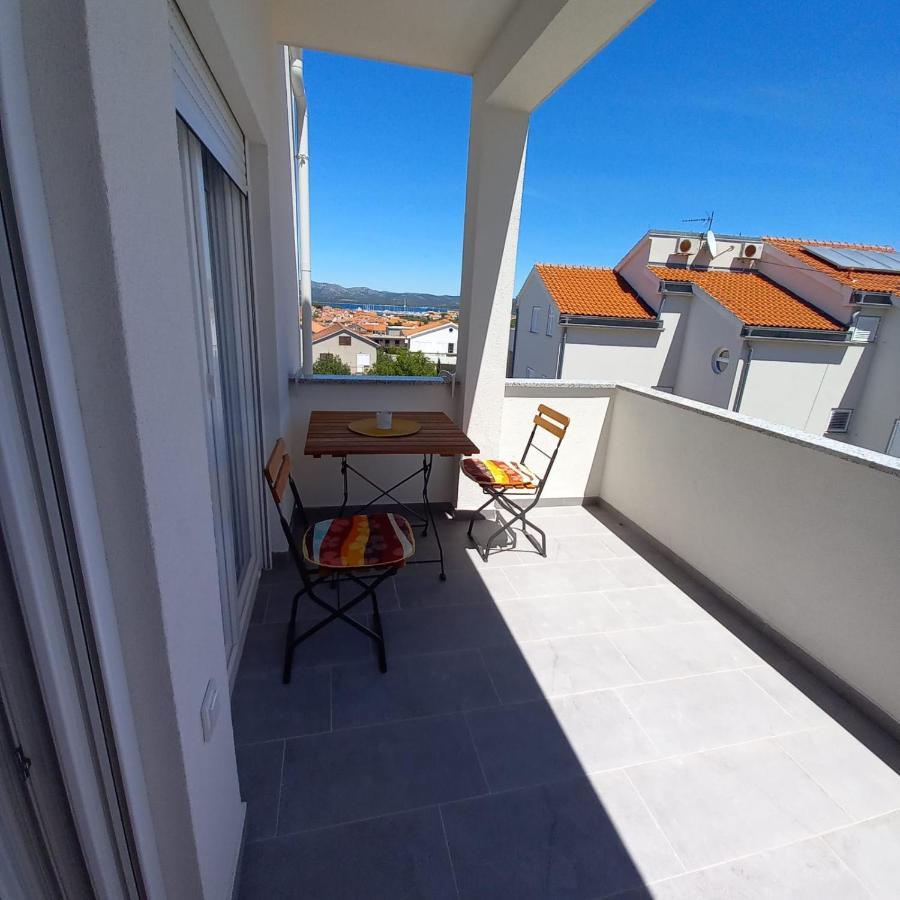 Apartments M & L Murter Esterno foto