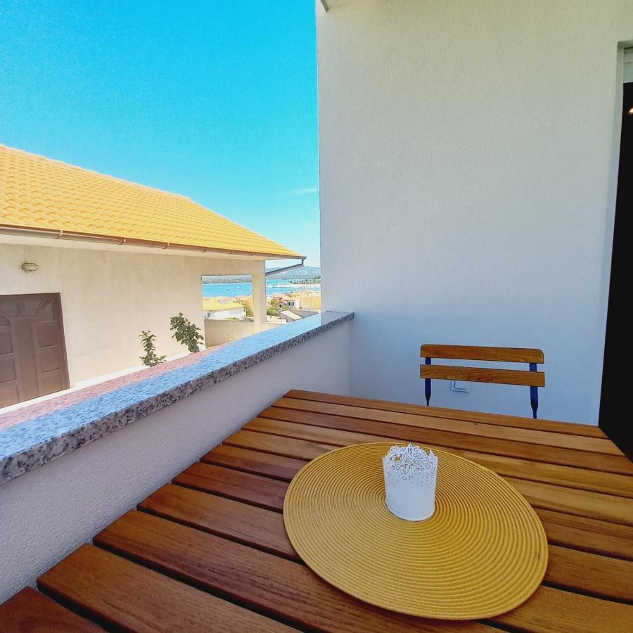 Apartments M & L Murter Esterno foto